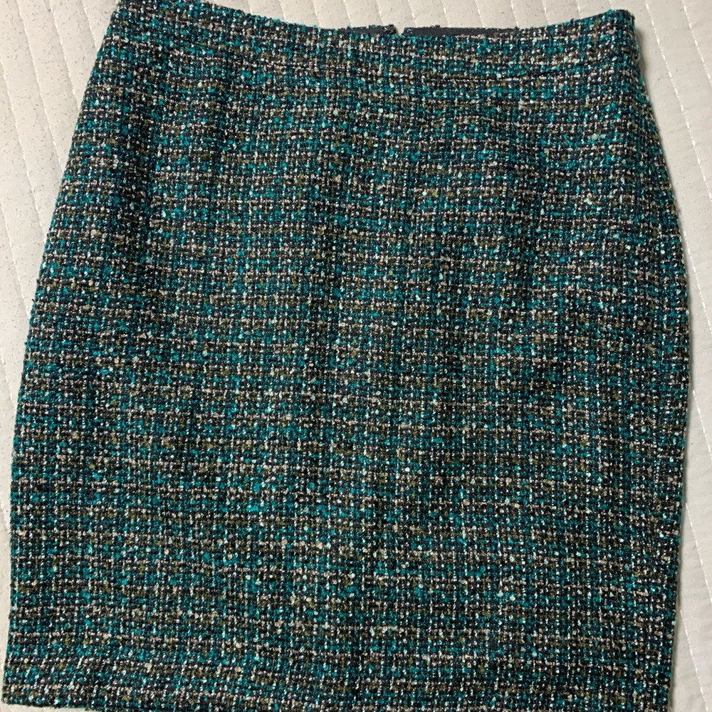 Brand New Ann Taylor LOFT lined tweed-like skirt.